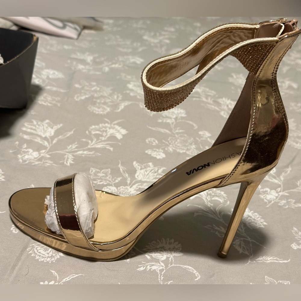 Women’s rose gold classy heels